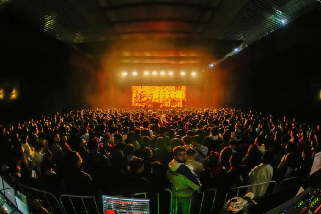 ZSOUND LA110 and LA212 were used in a cultural evening at a university in Guangxi