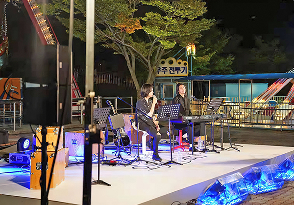 Small Outdoor Concerts Elevated with Our Advanced Line Array System