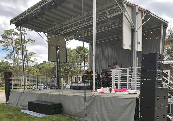 Outdoor Performance in Florida, USA